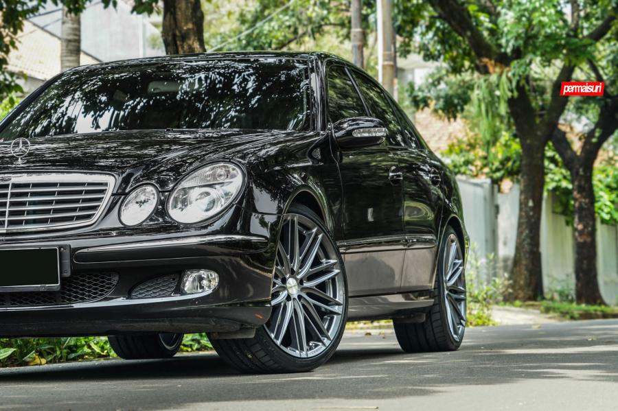 Детали экстерьера Mercedes-Benz E260 on Vossen Wheels (VFS4) 2017 года  (фото 10 из 12)